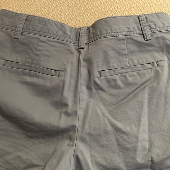 Gap shorts with side green and blue stitching - Picture 5 of 6